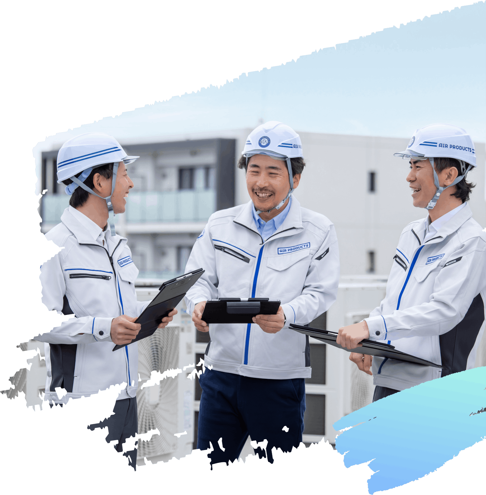 複数人で現場作業をしている様子