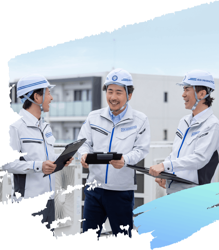 複数人で現場作業をしている様子